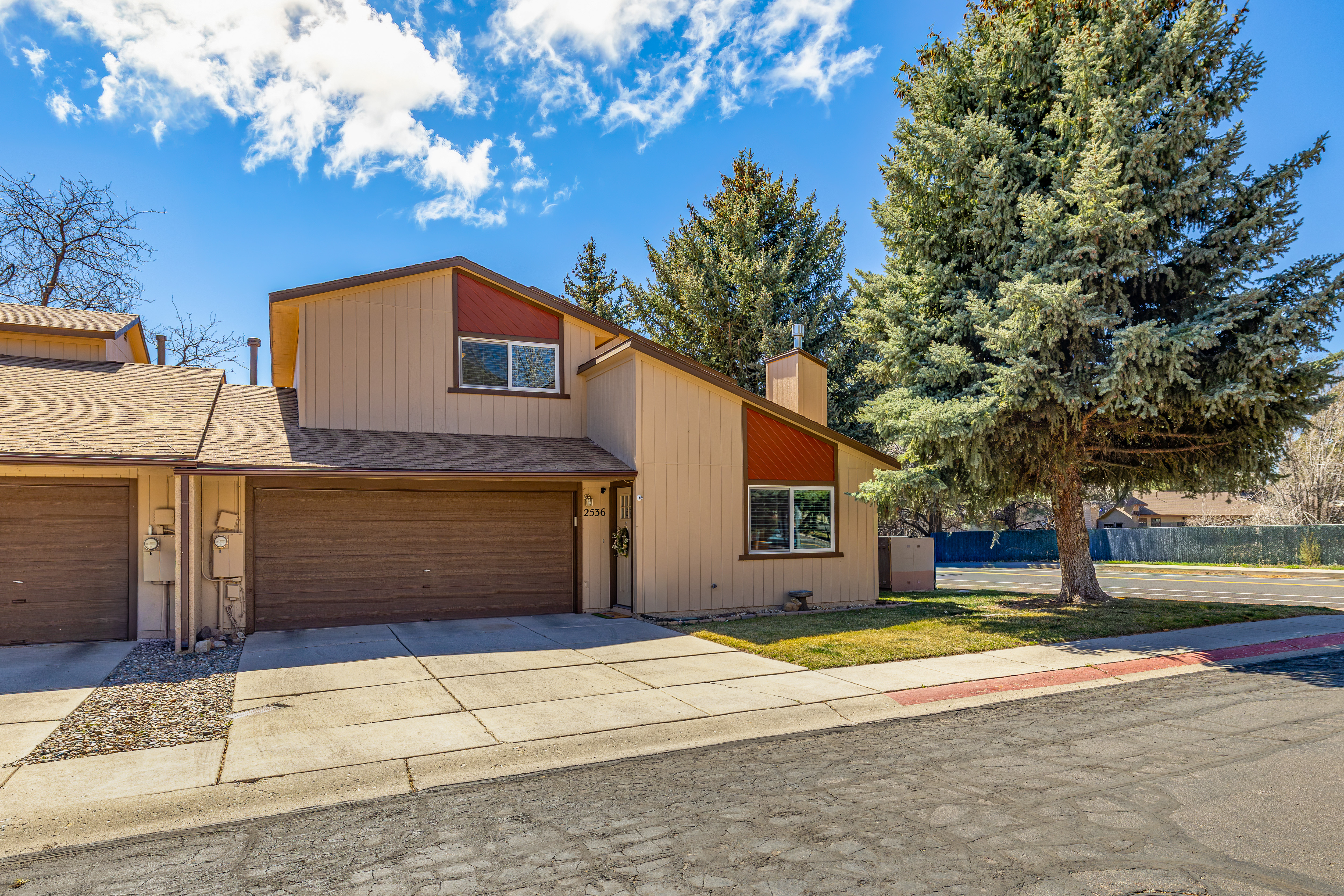 Common.Elements.Image.Web