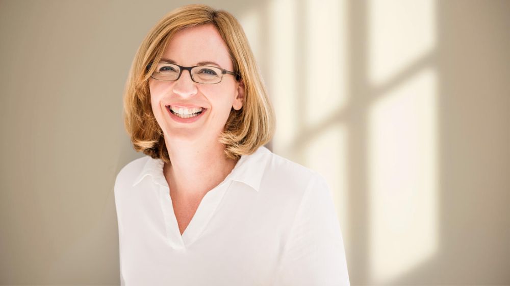 Dr. Julia Lämmerhirt