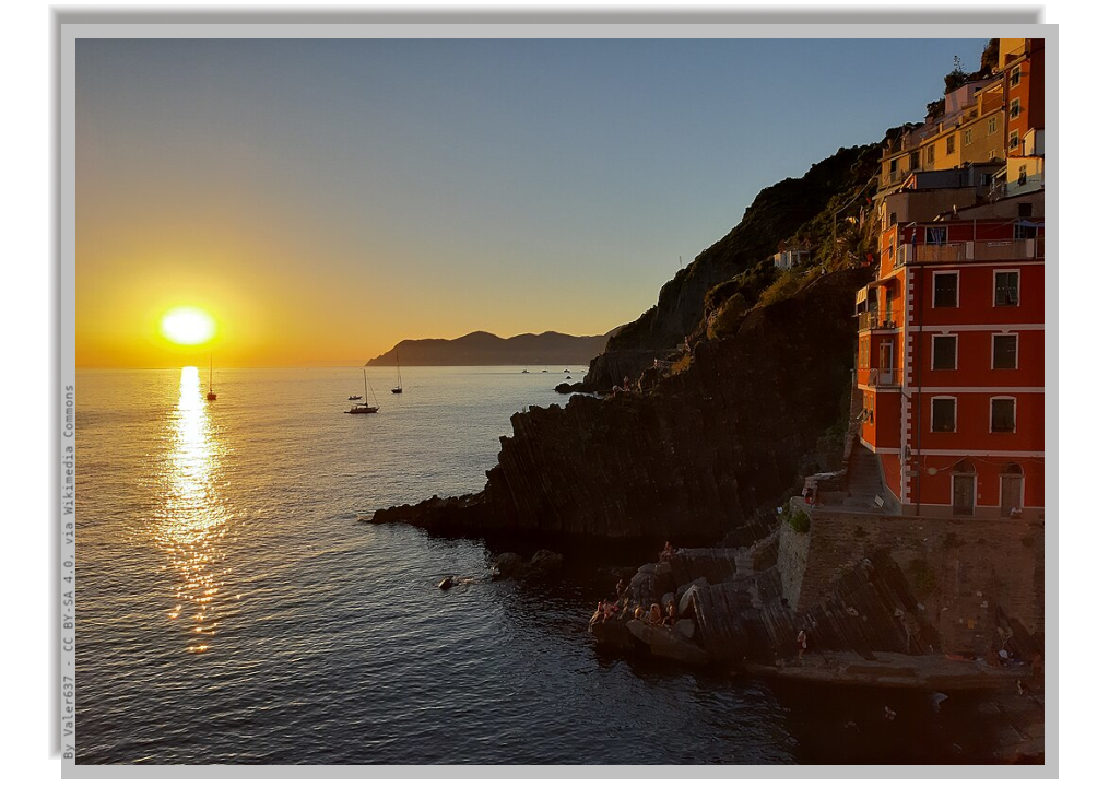 Sunset behind Riomaggiore