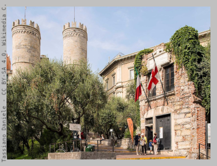 Porta Soprana Gatehouse and the remais of Christopher Columbus' house