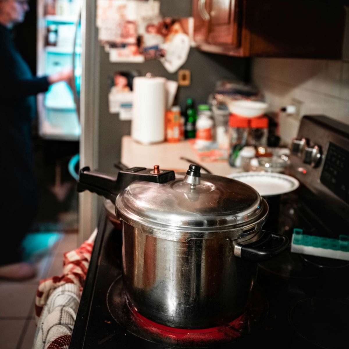 Pressure Cooker VS Instant Pot: Key Differences