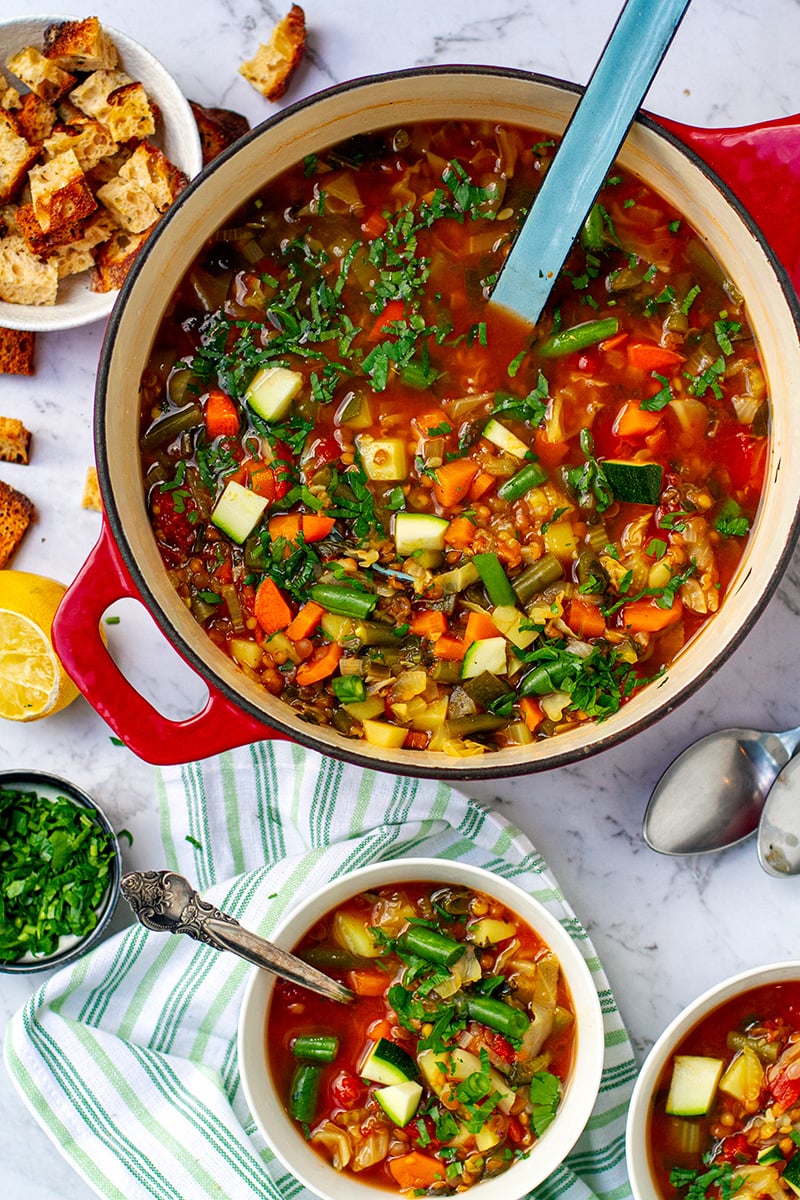 Low-Calorie Vegetable & Lentil Soup