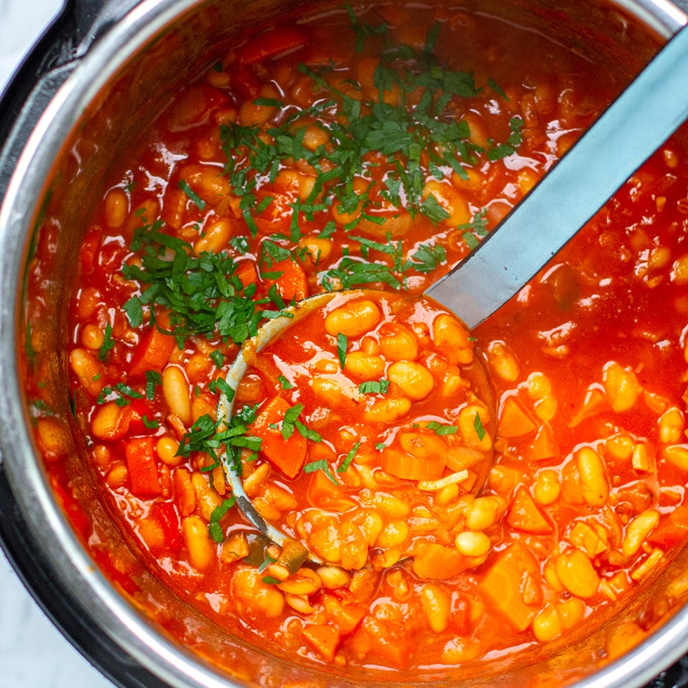 5-Ingredient Tomato Bean Soup 