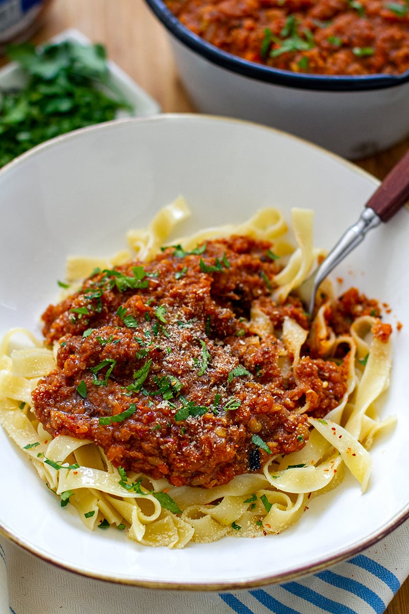 Vegan Bolognese With Lentils & Mushrooms