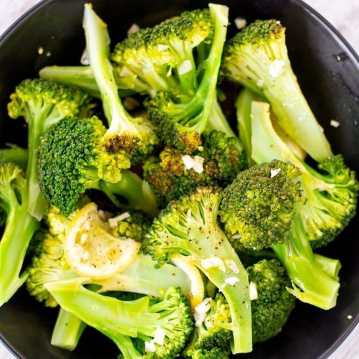 Instant Pot Broccoli With Lemon & Garlic
