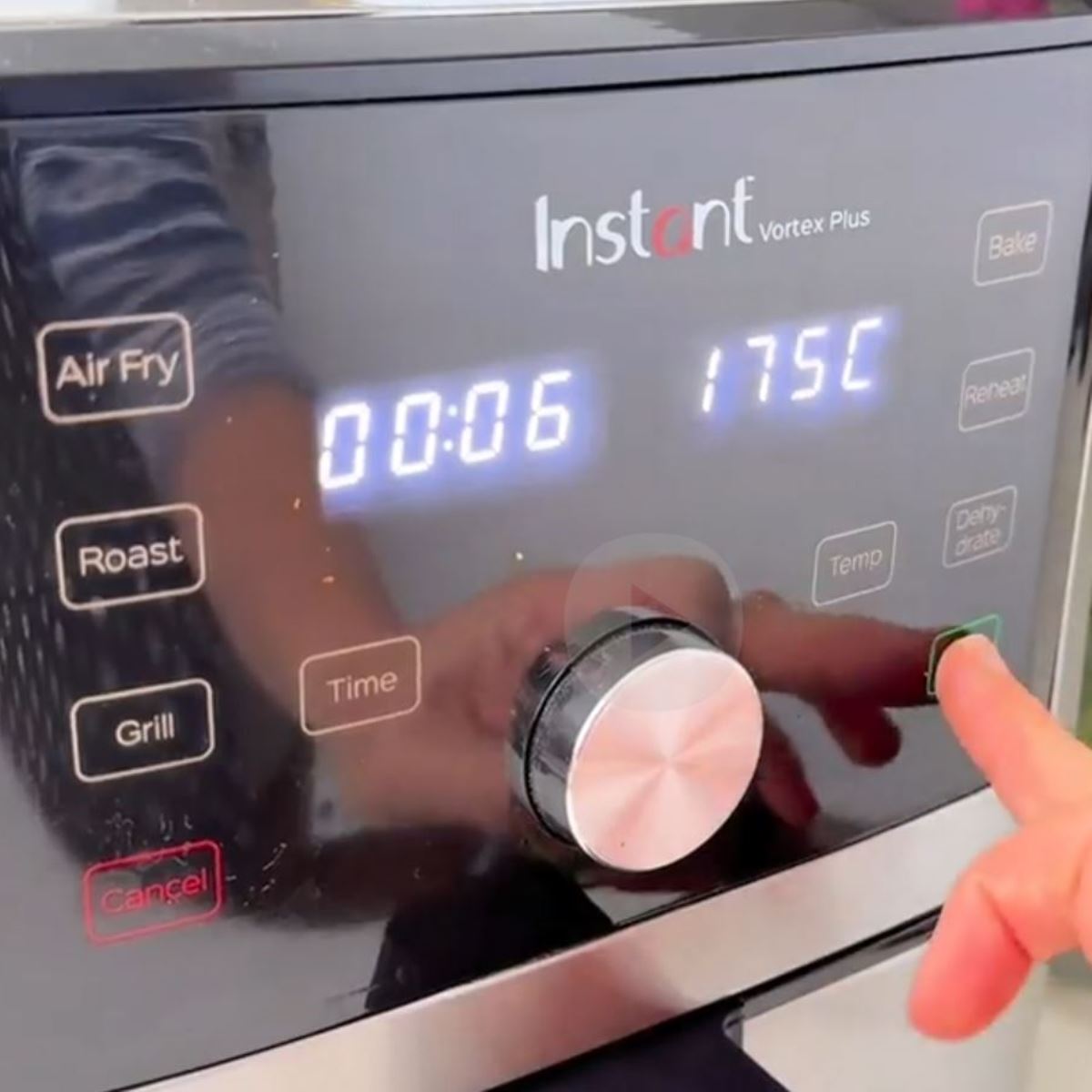How many watts does an air fryer use?