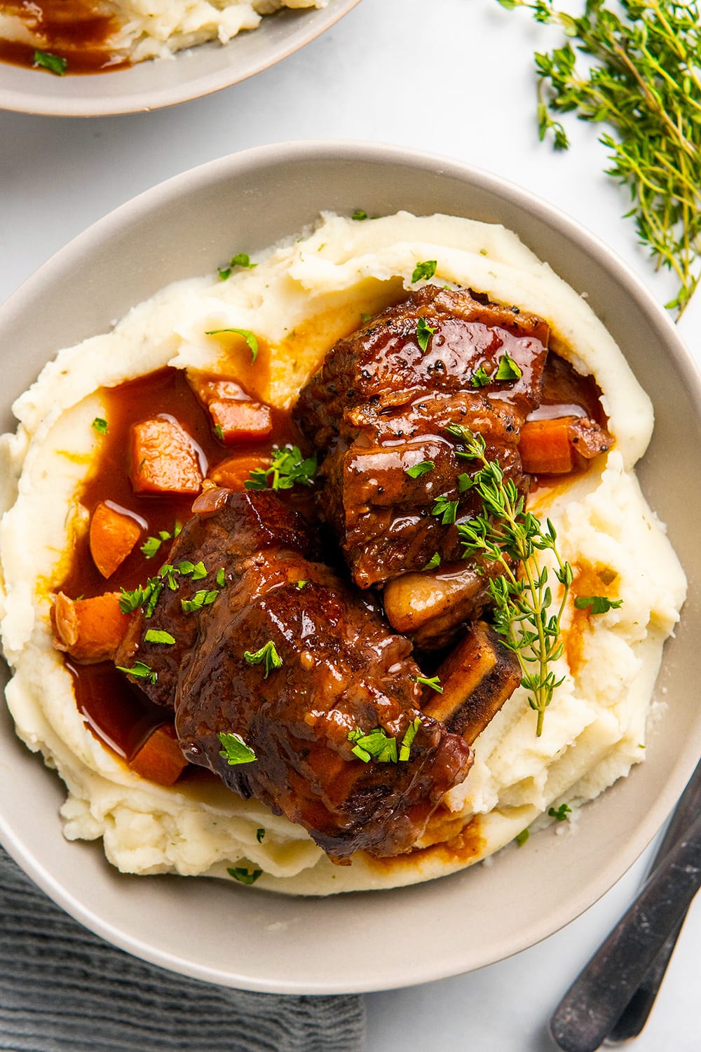 Short Ribs With Garlic & Red Wine