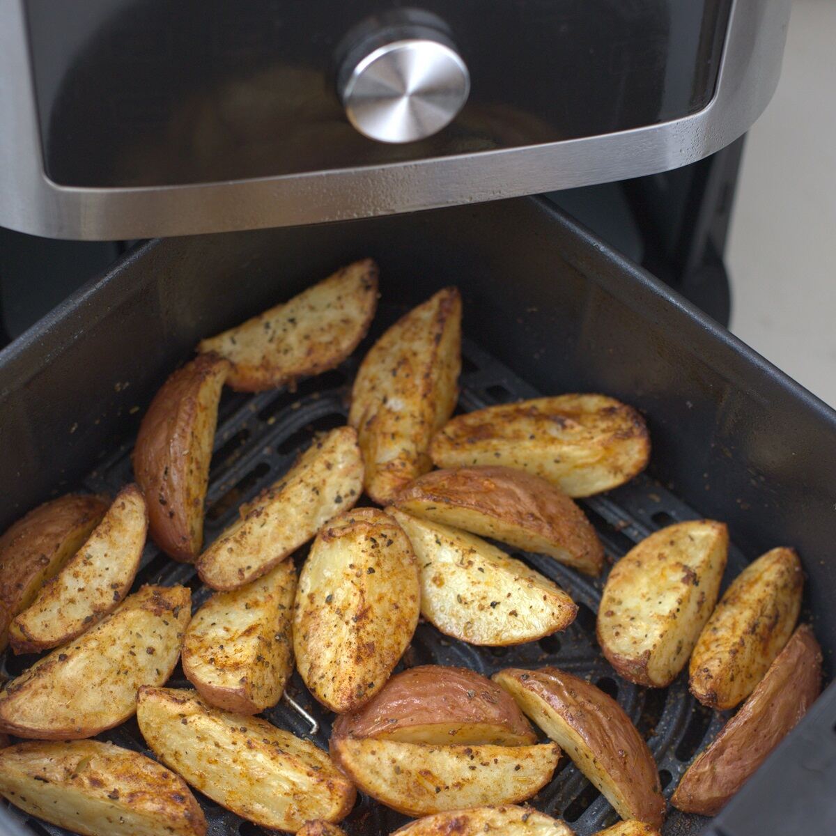 How do air fryers work without oil?