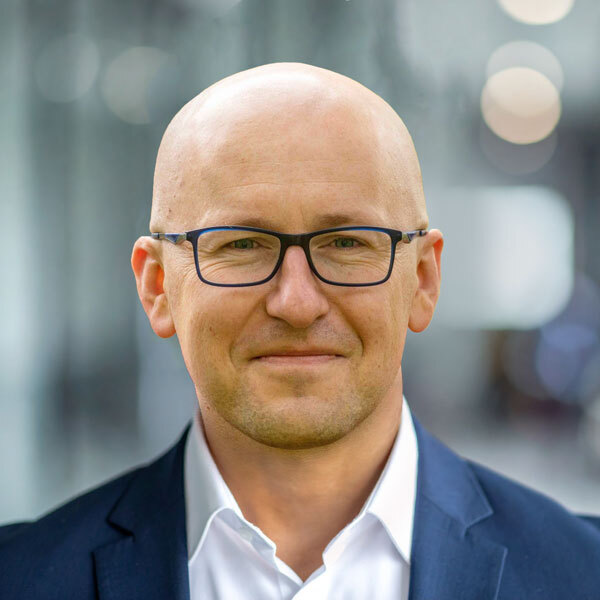 Zdjęcie przedstawia wizerunek psychoterapeuty Łukasza Krzysztonia