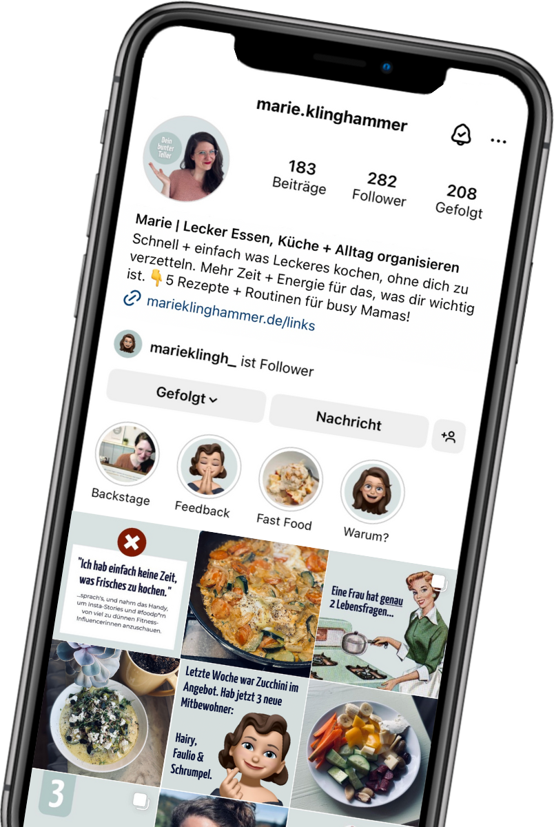 Ein Smartphone, auf dem das Instagram Profil von Marie Klinghammer geöffnet ist. Zu sehen ist das Profil mit der Bio sowie der Feed mit mehreren Instagrambeiträgen. Profilname und -beschreibung: Marie I Lecker Essen, Mamaleben, Küche + Kochen organisieren