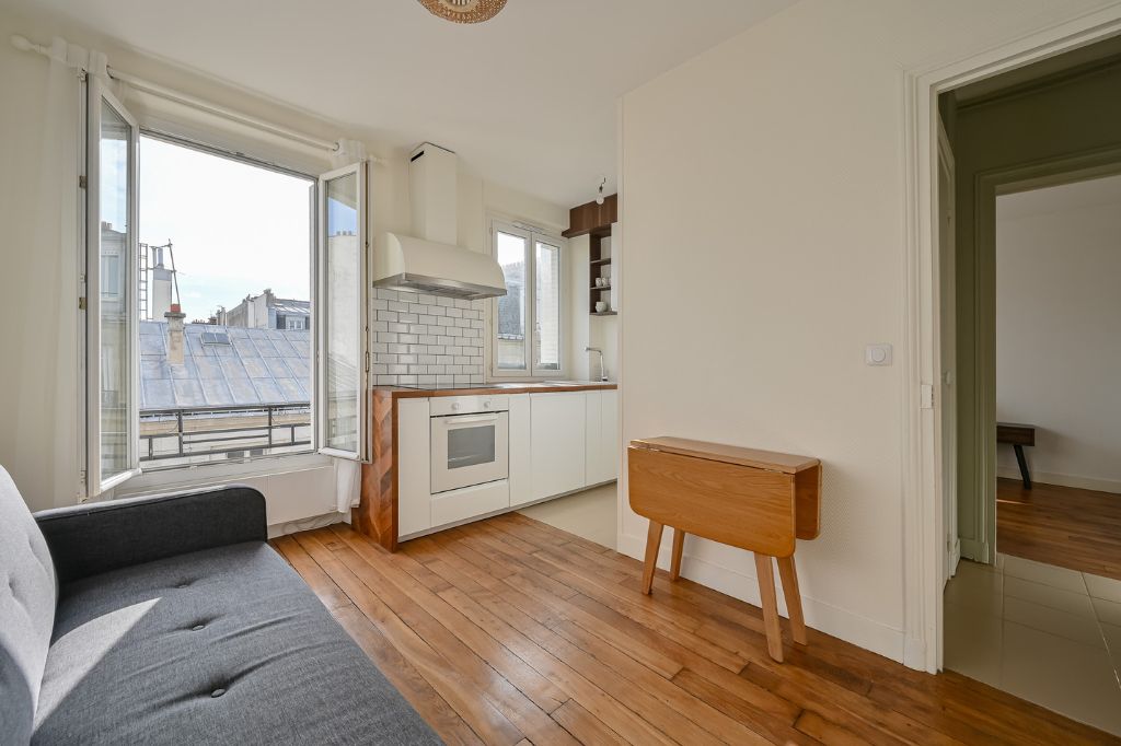 salon d'un appartement parisien à rue lemercier