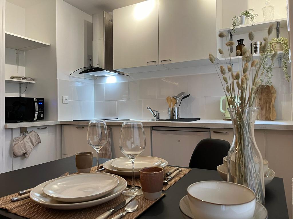 table de cuisine d'un appartement à troyes