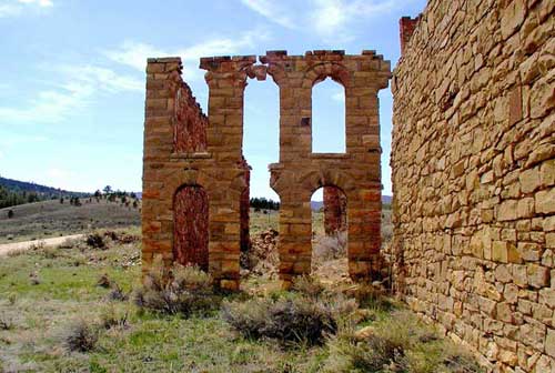 The ruins of the Mutz Hotel, Dave Alexander, May 2004.