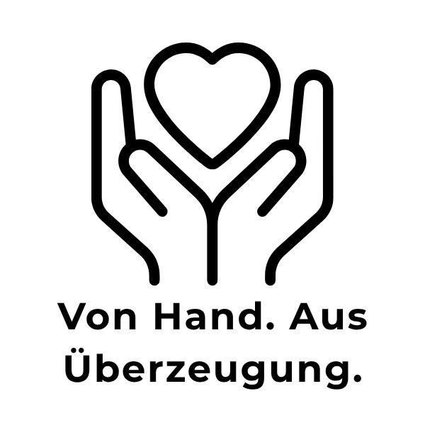 Zwei Hände mit Herz – Symbol für mit Liebe handgemachte Premium-Produkte aus Deutschland