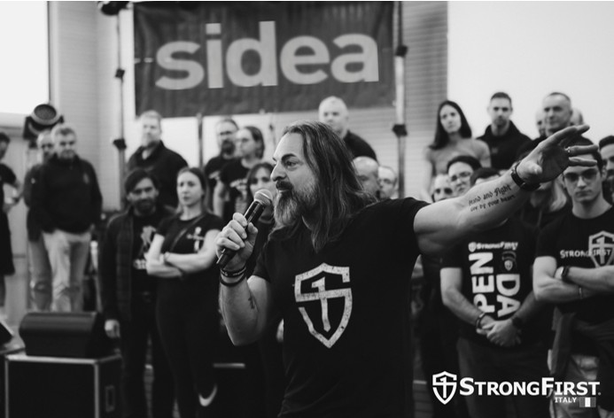 Fabio Zonin, StrongFirst Certified Master Instructor, teaching at the Open Day in Italy