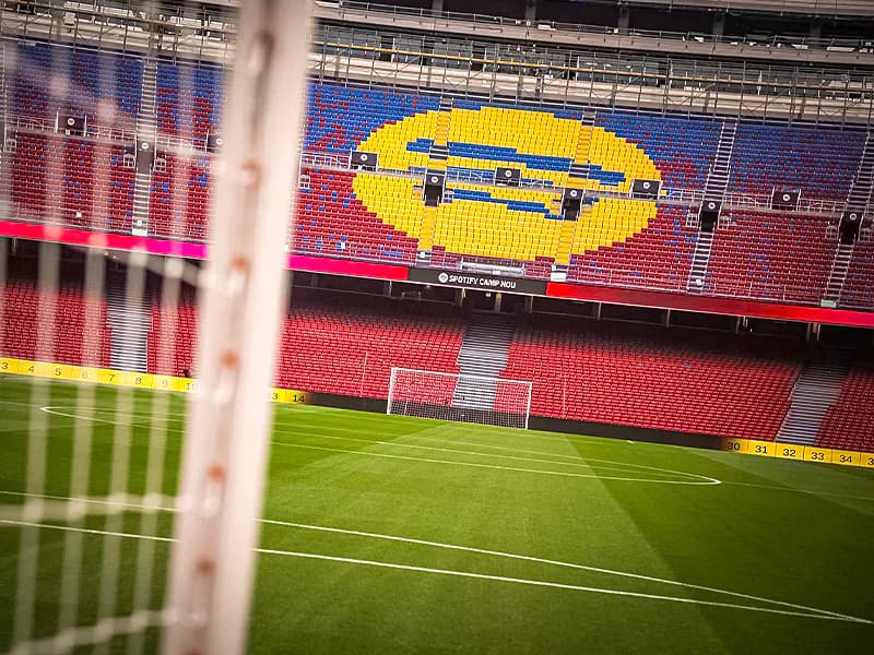 Worker dies during Camp Nou construction