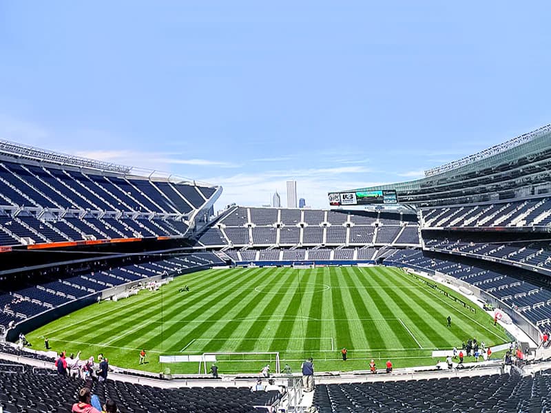 Illinois House approved an economic development bill for the new Bears stadium