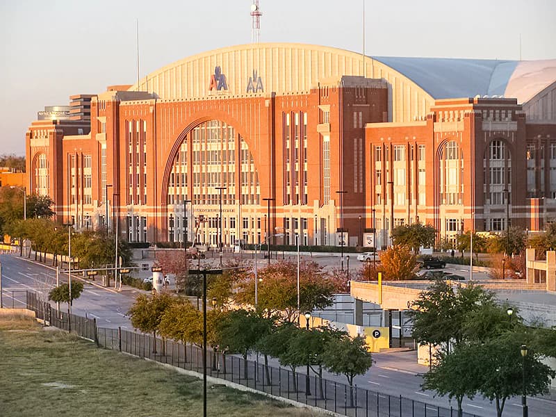 Mavericks filed lawsuit against Dallas Stars over American Airlines Center