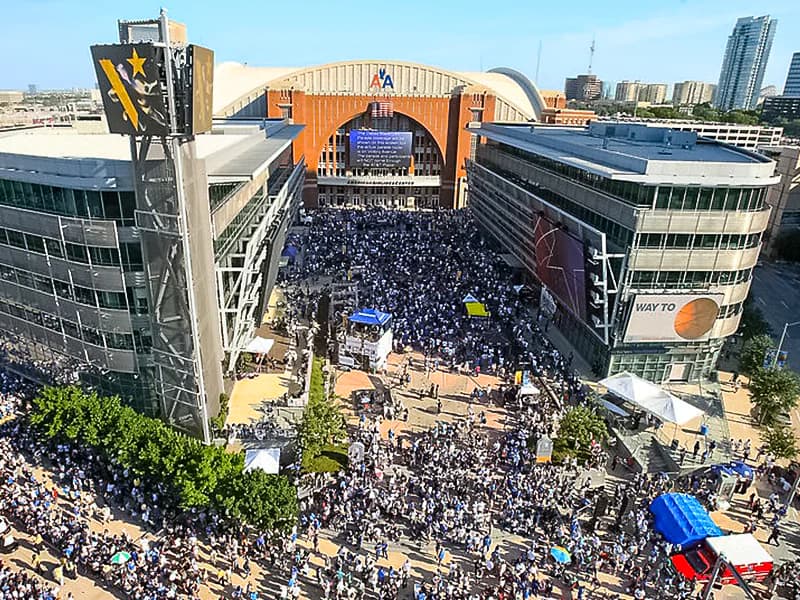 Dallas Mavericks involves CAA Sports for new arena
