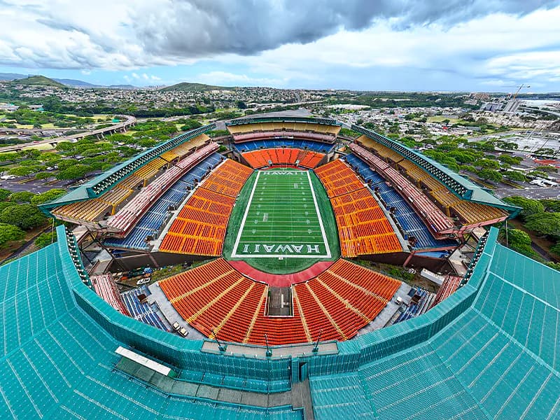 Thousands say good bye to Aloha Stadium