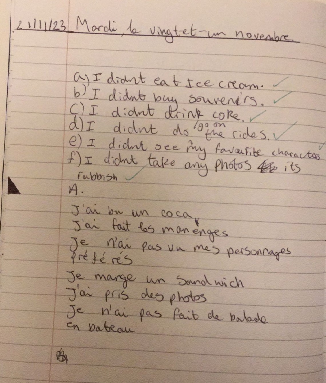 Activa las imágenes dew tu email para ver la libreta de mi hijo en dos idiomas.