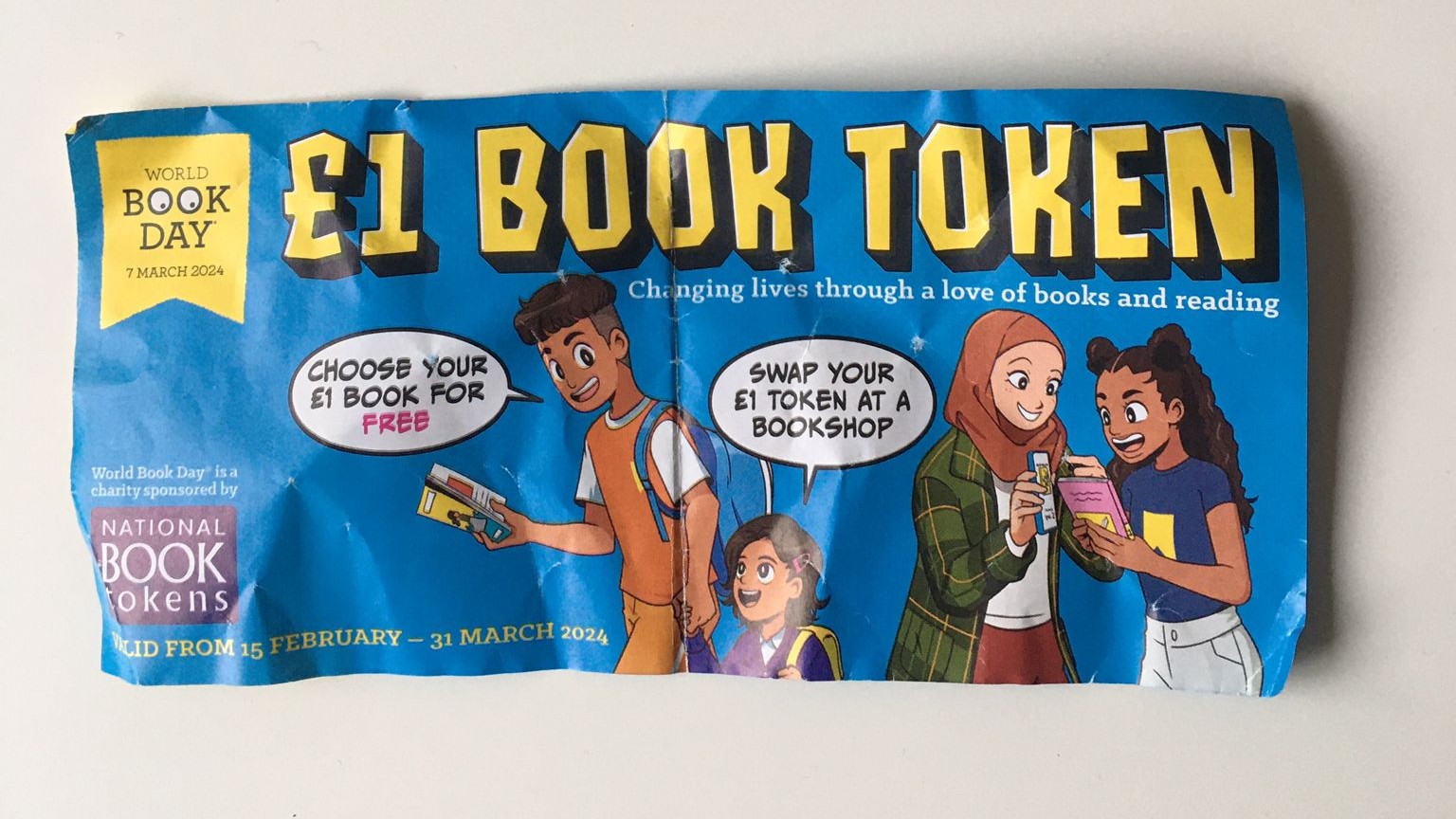 Activa las imágenes para ver cómo son los cupones que crean para las librerías.