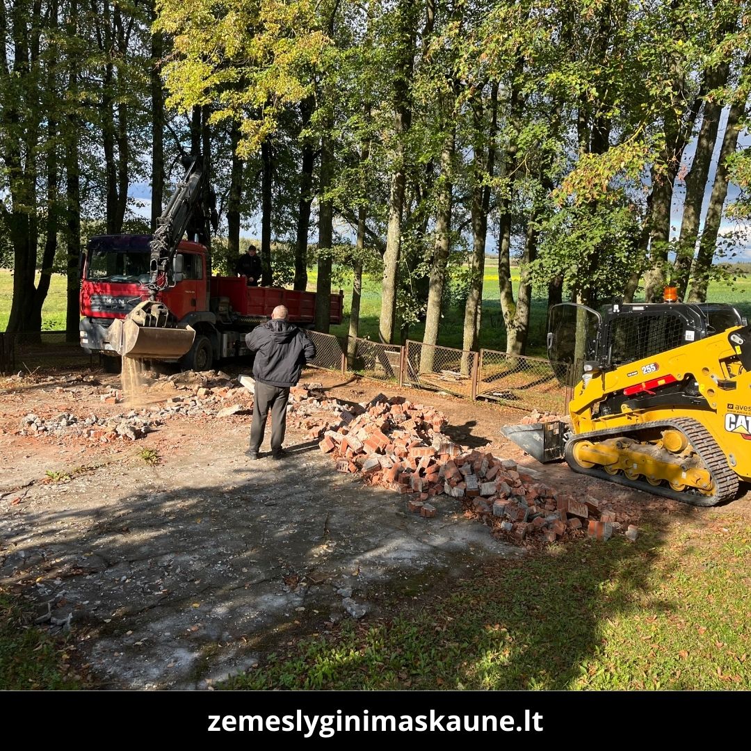 Žemės lyginimas Kaune atlikti darbai 1