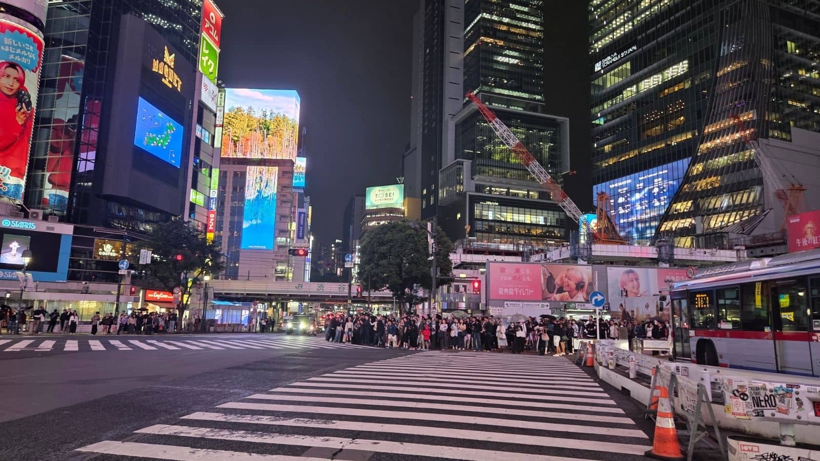 Cross Shinjuku Tokio Japón 2026