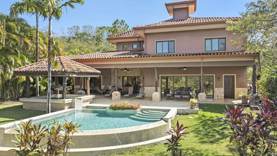 Casa De Golf, Stunning Mediterranean-Style 5 Bedroom Home In Reserva Conchal