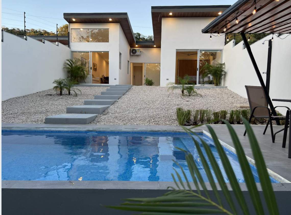 CASA KARU IN SANTA ROSA